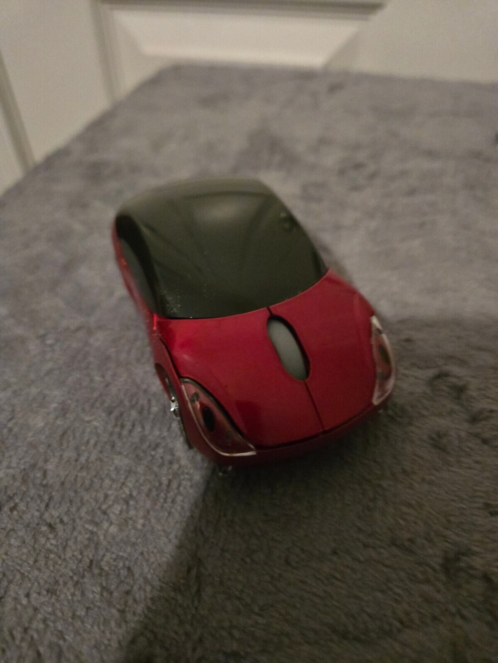 Red and Black Sports Car Wireless Computer Mouse with Chrome Wheels Design nib